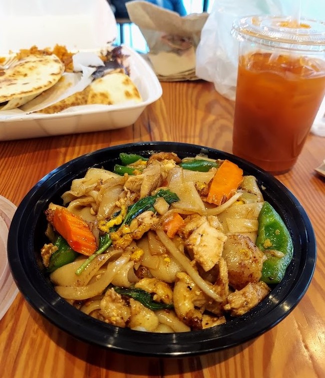 drunken noodles and thai iced tea