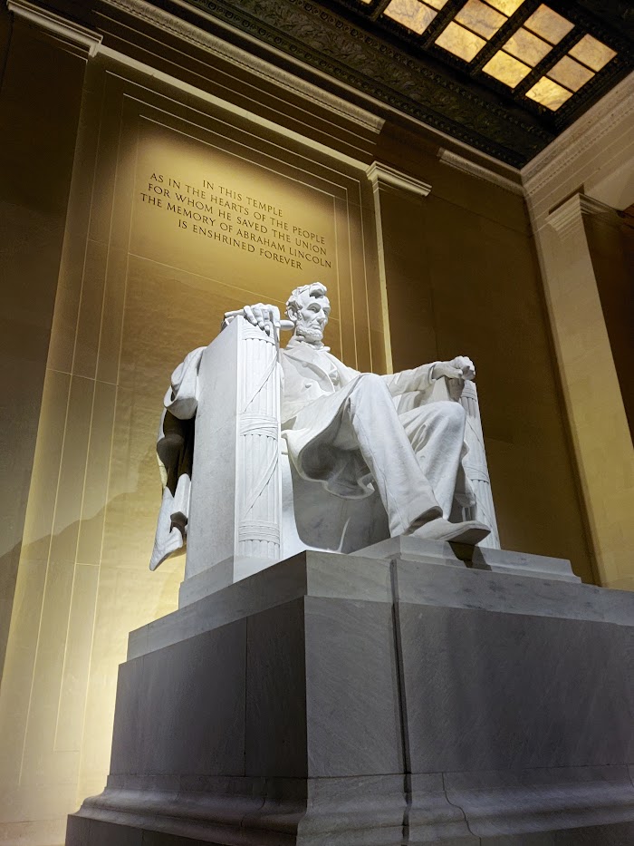 Lincoln memorial statue