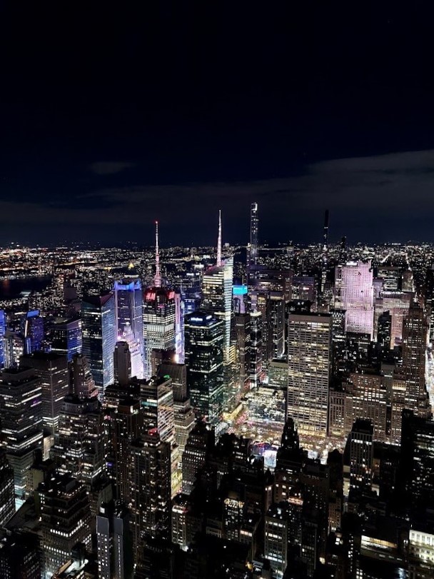 nyc skyline at night